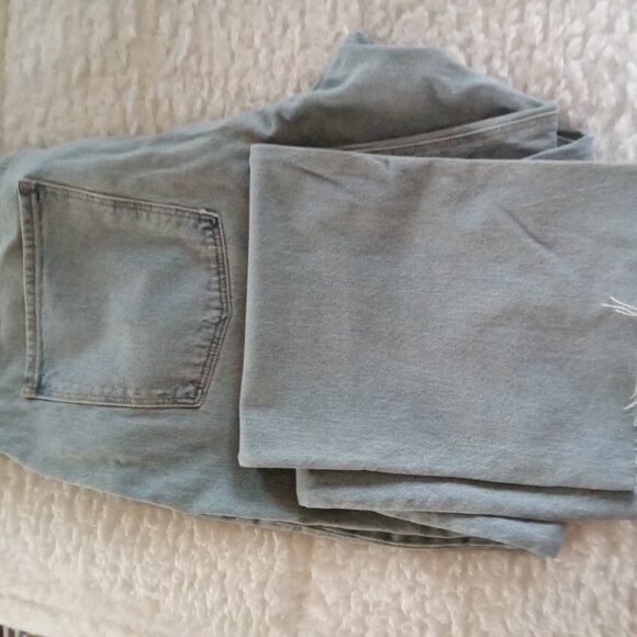Old Navy Slouchy Straight Jeans - Picture 1 of 3